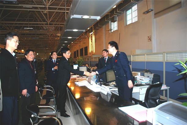 地税局唐晓鹰最新消息，展现新时代税务精神的典范