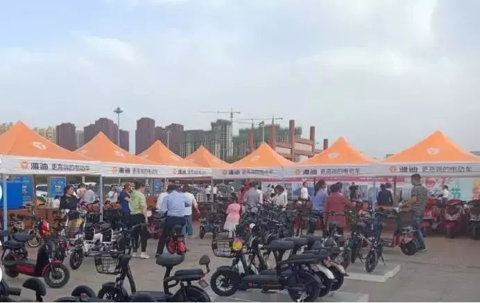 雅迪朗动300最新报价，全面解读电动车市场的新动态