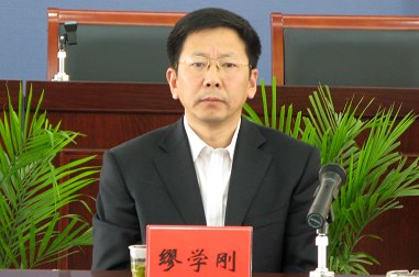 万载县胡新明的最新任命，引领地方发展的杰出领导者