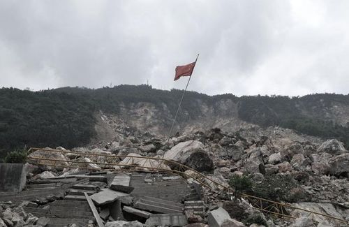 四川九寨沟地震最新图片，灾难无情，人间有爱