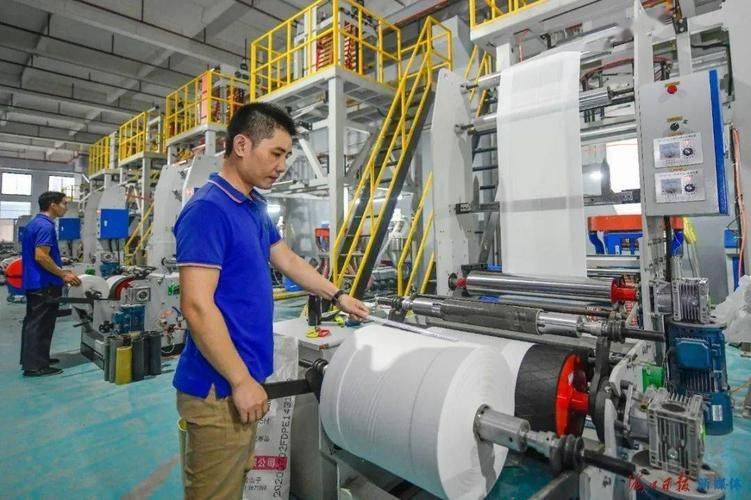 最新招募吹膜师傅，掌握技能的行业新星
