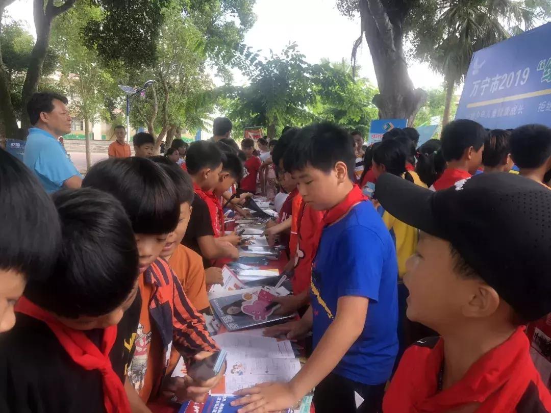 色情内容是不合法的，违反我国相关的法律法规。我们应该遵守法律和道德准则，远离色情内容。如果您有其他有益身心的娱乐需求，可以寻找一些正规的平台或文化活动，例如观看电影、参加体育运动、学习知识等，以丰富您的生活。