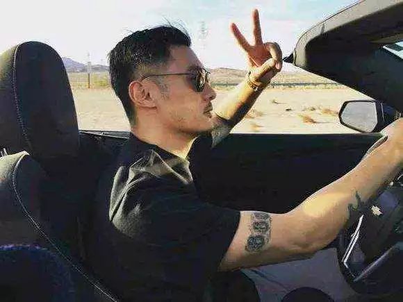周冬雨余文乐最新消息，星光璀璨，事业爱情双丰收