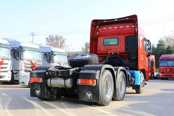 欧曼490马力最新版牵引车，科技与力量的完美结合